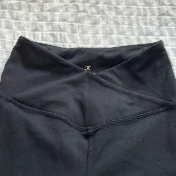 Crossover Flare Leggings With Slits At Bottom Women’s XS - Picture 2 of 6